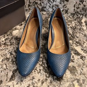New Vionic Size 8 Madison Mia Blue Snake